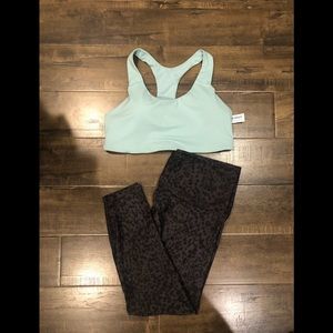 BNWT Old Navy 2 piece leggings/bra set